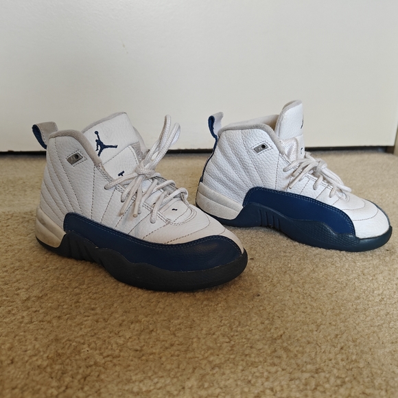 Jordan 12 - Picture 2 of 4